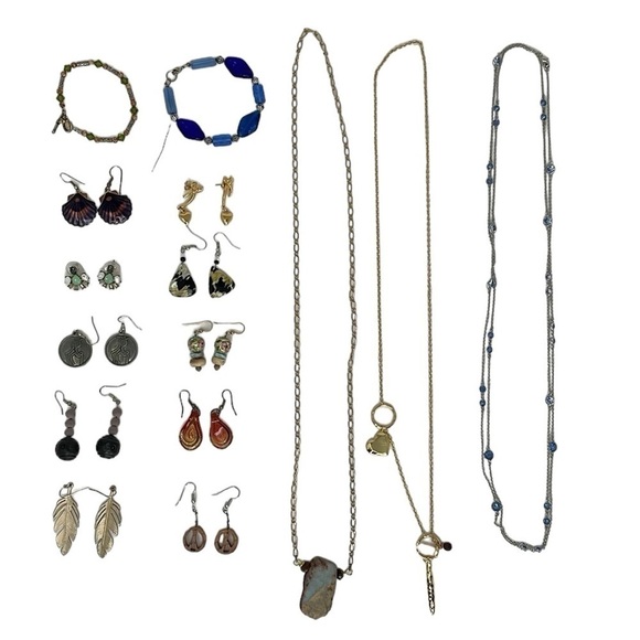 Jewelry Lot Earrings Necklaces Bracelets 15 pcs. - Picture 1 of 16